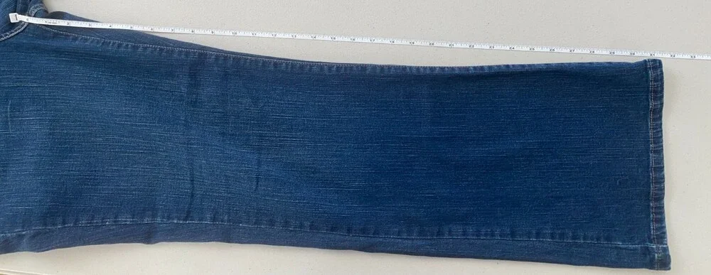Levi's 512 Women's size 12M Perfectly Slimming Bootcut Stretch Jeans 31